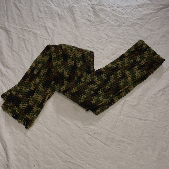 NEW Handmade 72” Camo Crochet Knit Scarf Yarn 4.5 inch wide 6 feet long Punk - Picture 4 of 5
